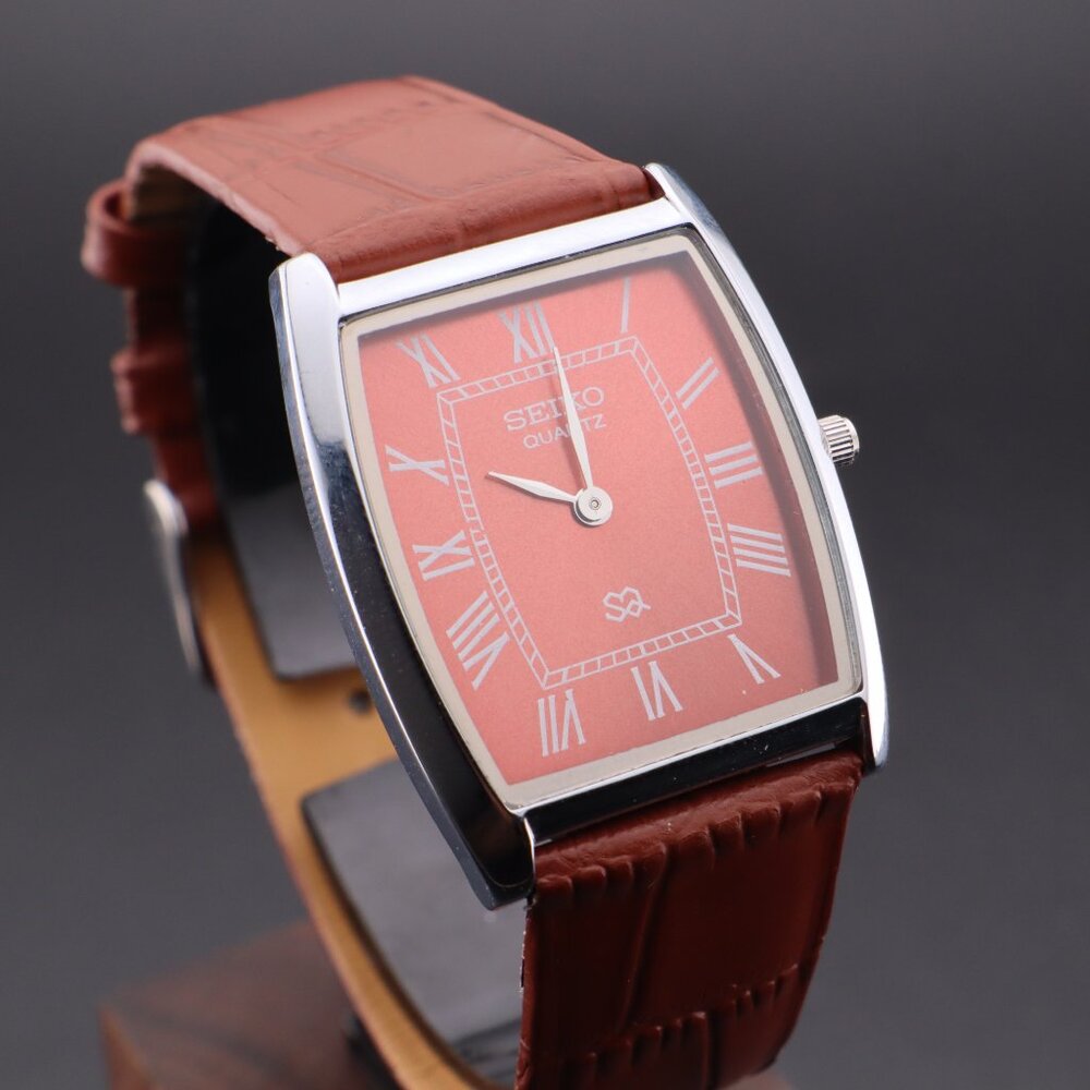 Vintage Seiko Slim Tonneau Tank  Quartz Gentlemen's Wrist Watch  - FREE SHIPPING